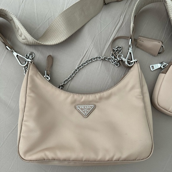 Authentic Prada Nylon Re-Edition 2005. Great condition - Picture 7 of 9